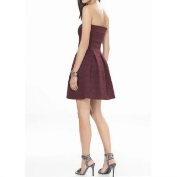 Express Strapless Sweetheart Pleated Skater Dress Maroon Wine NWT Size M - Picture 5 of 17